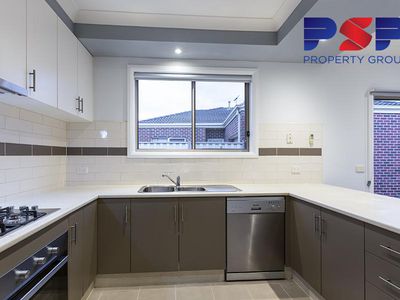 2/2 Bellworth Avenue, Tarneit