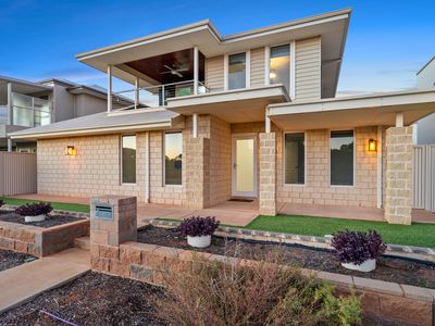 102 Aslett Drive, Karlkurla