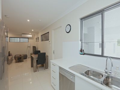 4/7 Mahlberg Avenue, Woodlands