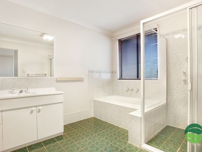 23 Gillian Crescent, Hassall Grove