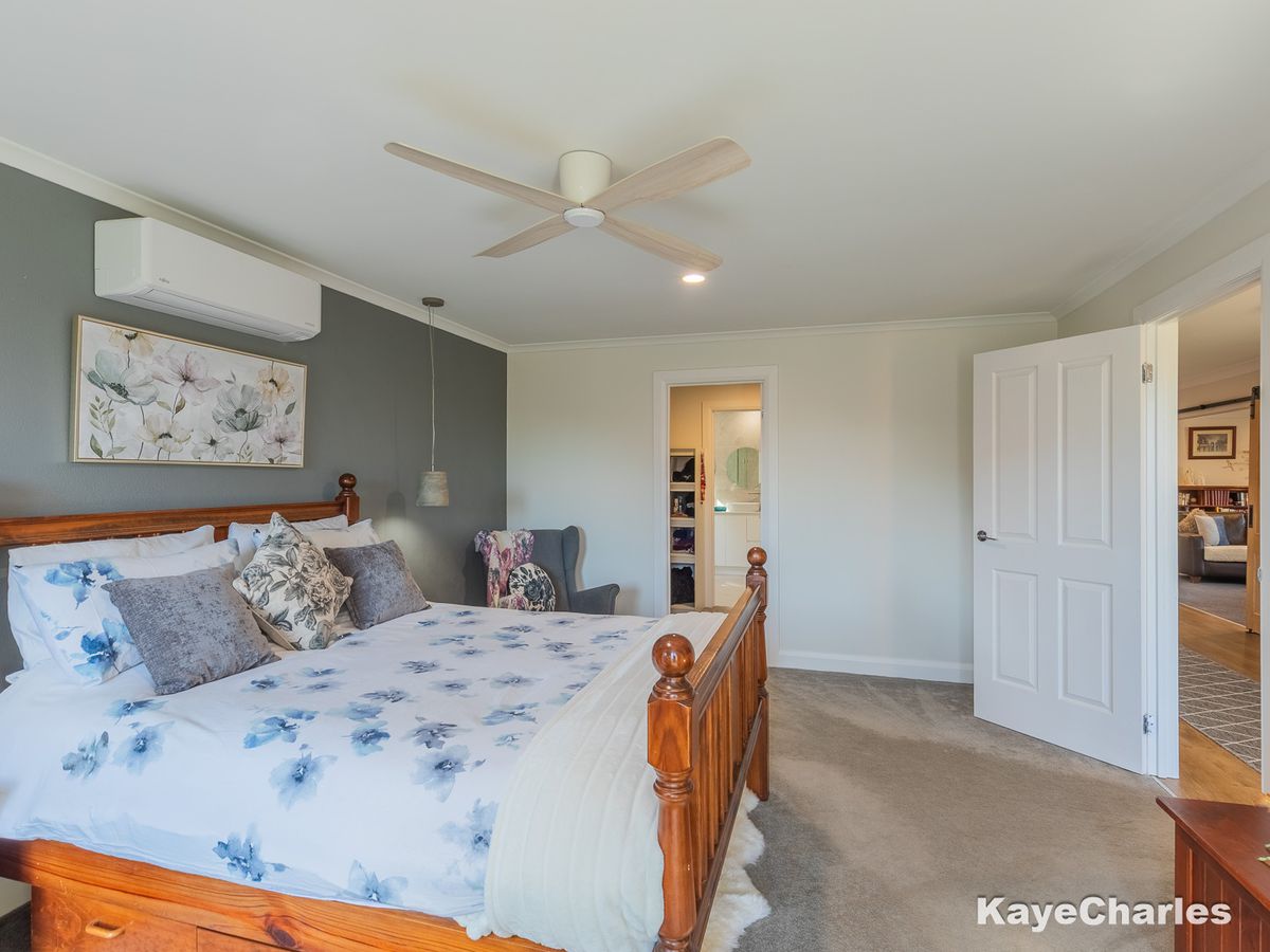 6 Mountain View Circuit, Beaconsfield