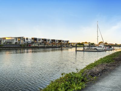 48 Delta Circuit, Hope Island