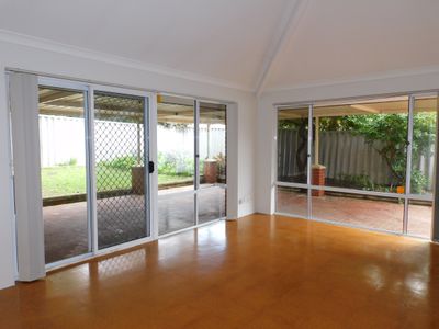 6 Abbotswood Drive, Landsdale