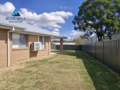 2/9 Gallant Place, Lochinvar