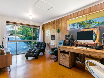 10 Wirree Drive, Ocean Shores