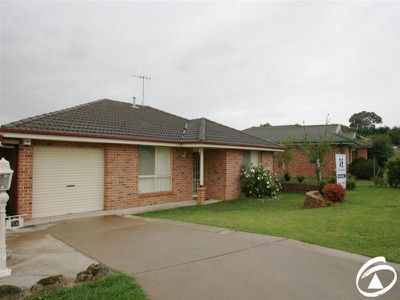 1A Coombes Place, Orange
