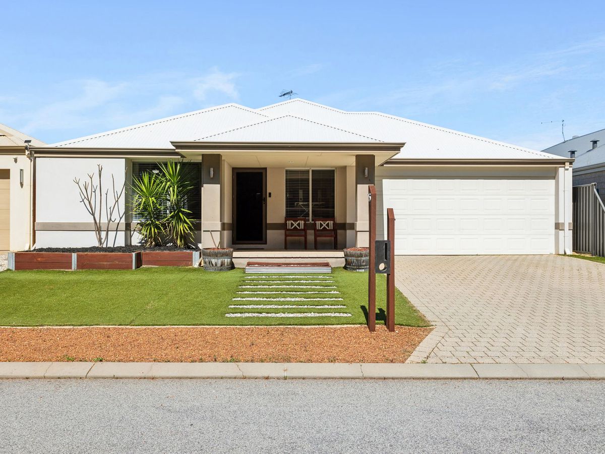 15 Palomino Promenade, The Vines