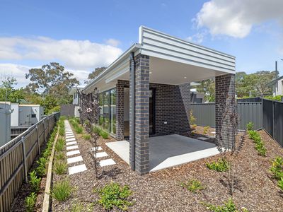 3 / 8 Aurora Close, Mawson