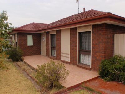 64 Concord Circuit, St Albans