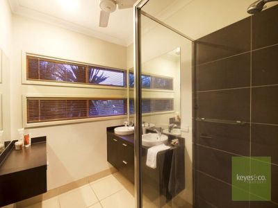 39 Waterlily Circuit, Douglas