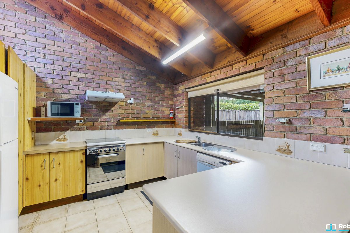 8 Palm Grove Crescent, Tewantin