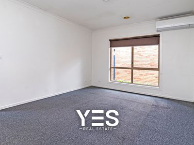 18 Kingsdale Crescent, Pakenham