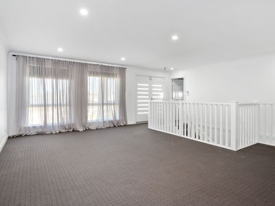 13 Riseberry Way, Somerville