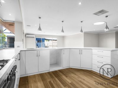 6 Bourne Court, Huntingdale