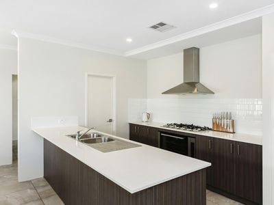 18 Yandal Way, Golden Bay