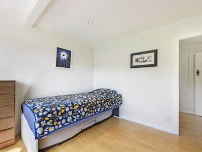 32 Locking Street, Nelson South