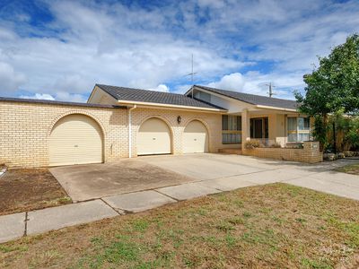 12 MAYFAIR DRIVE, Wodonga