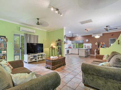 22 Buckland Court, Moulden