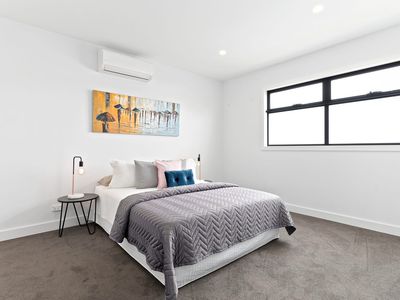 1 / 4 BOYD STREET, Altona