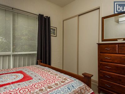 4 Maynet Pl, West Albury