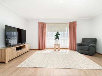 2 TEMPLETON PLACE, West Wodonga