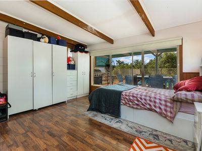 6 McClellans Crescent, Argyle