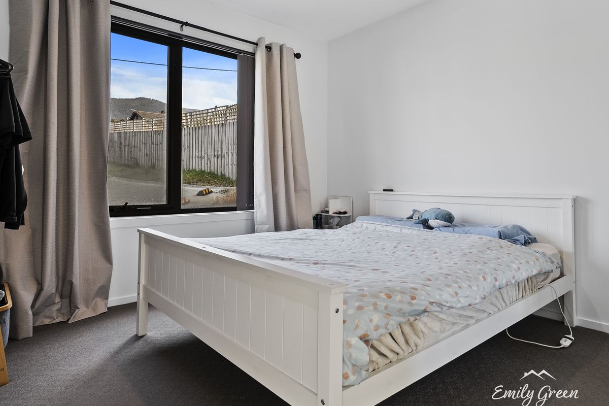 2 / 3 Mongana Street, Claremont