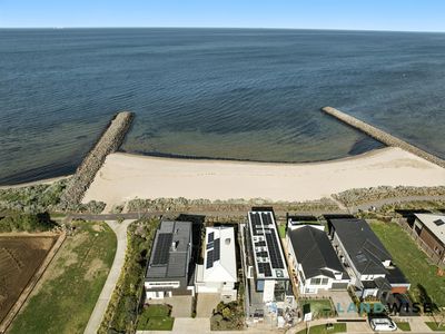 4 Topsails Close, Werribee South