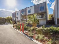 30  61 EAST QUAY DRIVE, Biggera Waters