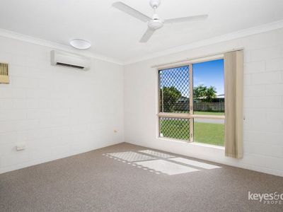 70 Colchester Crescent, Kirwan