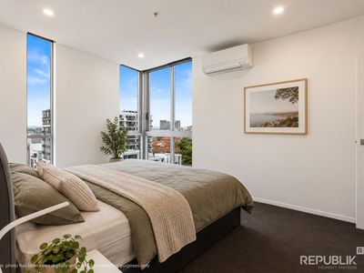1102 / 4 COMO CRESCENT, Southport