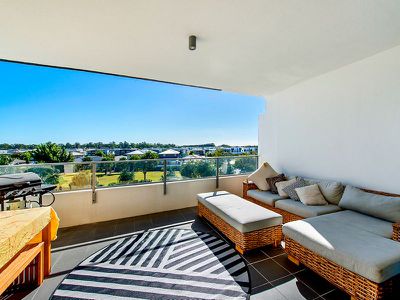211 / 2 East Quay Drive, Biggera Waters