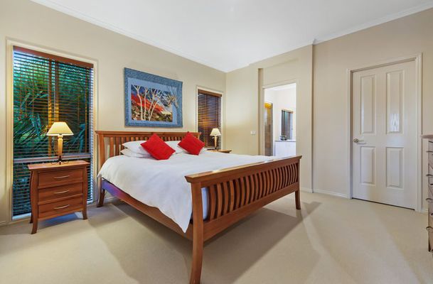 13 The Ridge, Oaklands Junction