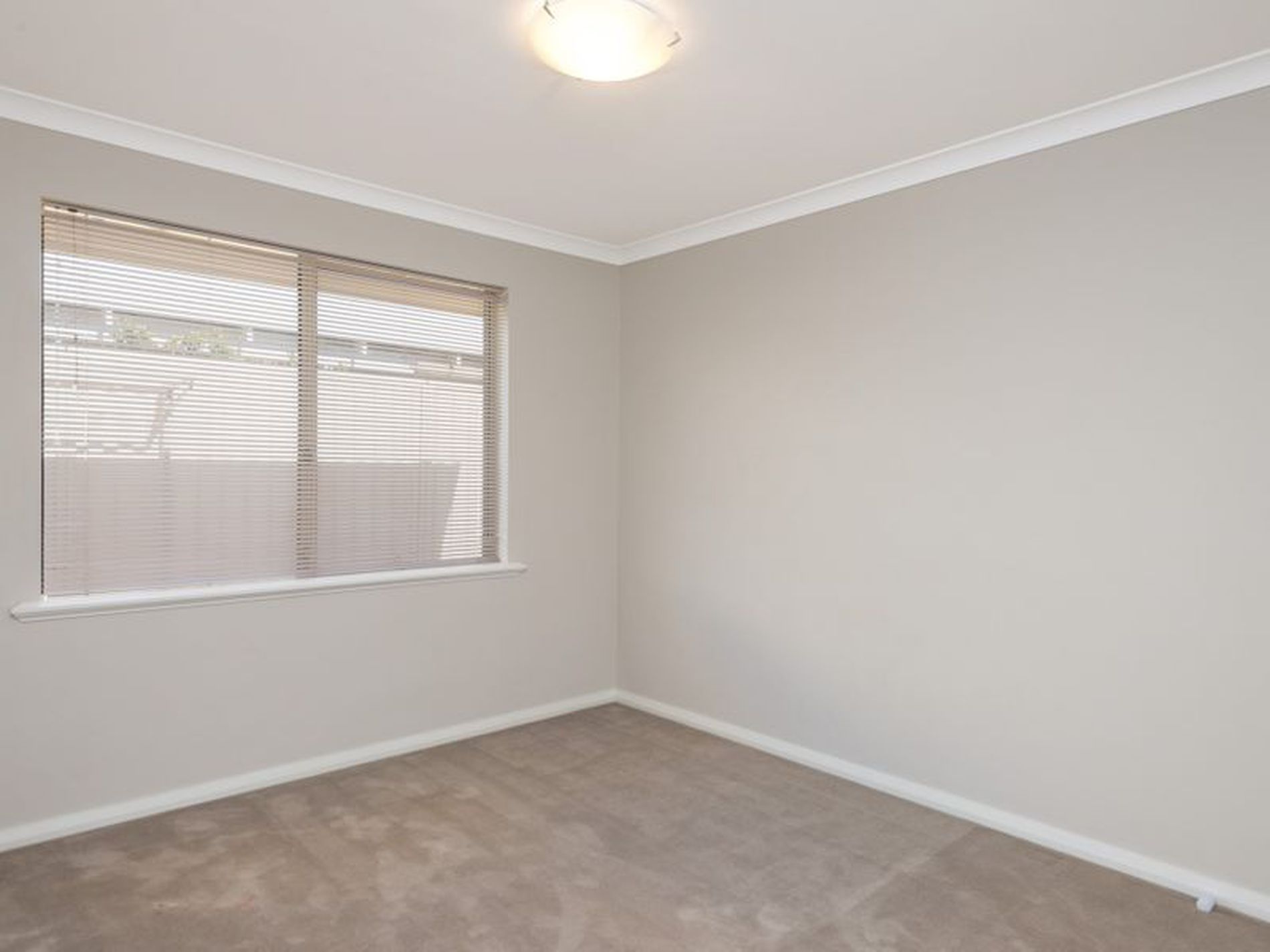 2 Matthews Way, Somerville