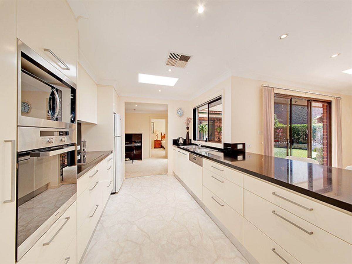 15 Curragundi Ave, Belrose