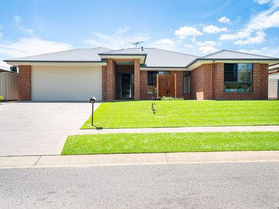 25 MORTIMER TERRACE, Leneva