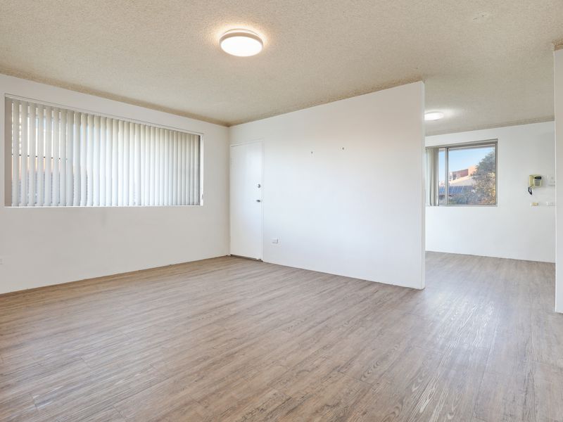 3 / 6 Loftus , Wollongong