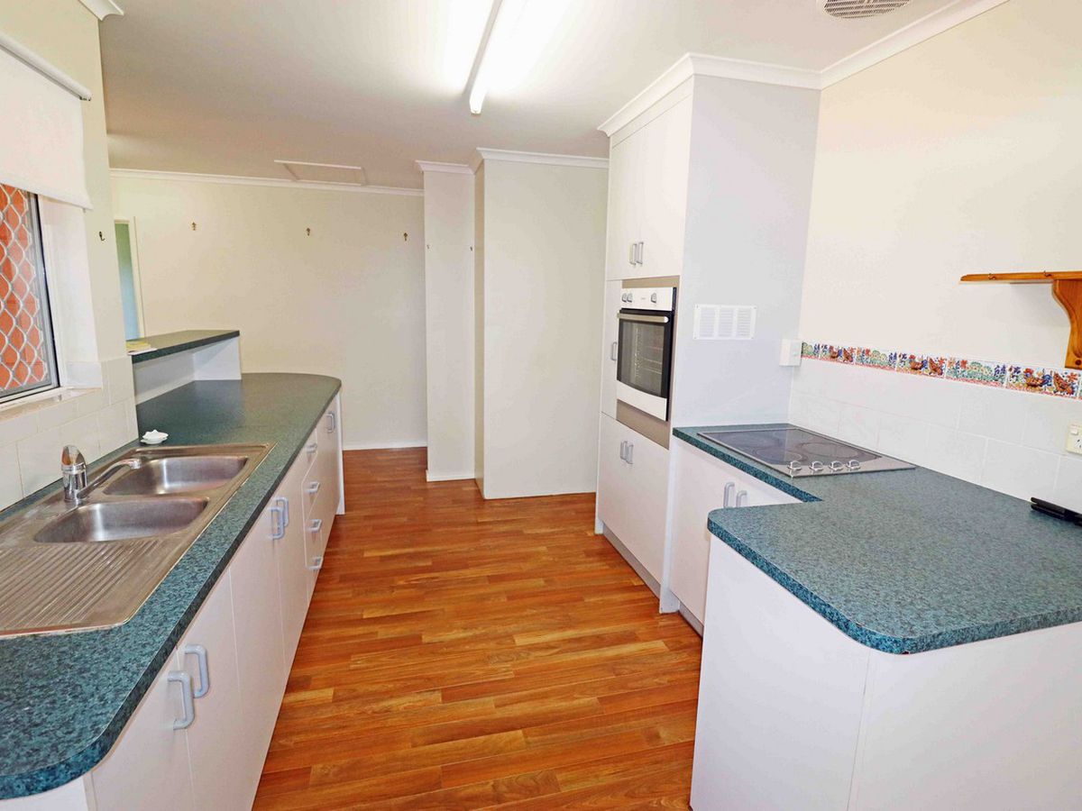 1 Paula Close, Atherton