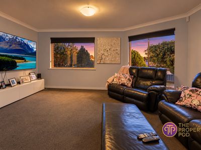 25 Chivalry Way, Thornlie