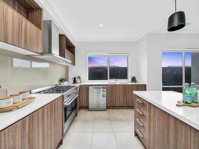 19 Nitre Street, Manor Lakes