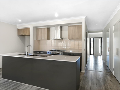 18 Copper Way, Tarneit