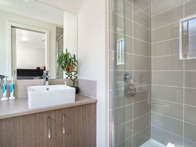 14 Hedgerow Avenue, Brookfield
