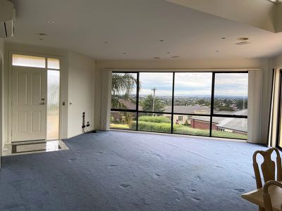 8 Bent Road, Wandana Heights