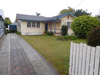 17 Markham, Holsworthy