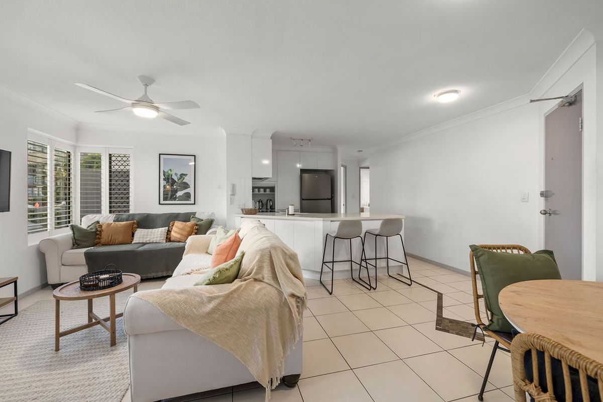 1 / 4-6 Acacia Avenue, Surfers Paradise