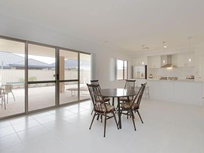 9 Lee-steere Crescent, Piara Waters