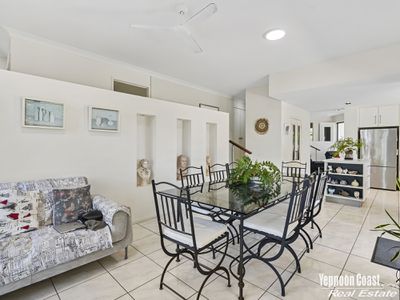 94 Howes Road, Farnborough