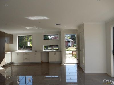 2 / 15 Liquidamber Street, Doveton