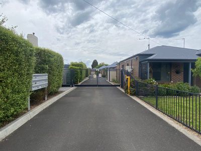 10 / 10 Herbert Street, Belmont