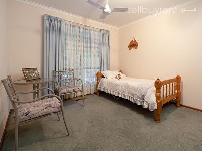 11 BEARD CRESCENT, Wodonga
